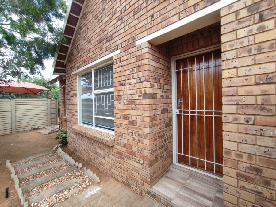 2 Bedroom Property for Sale in Fleurdal Free State